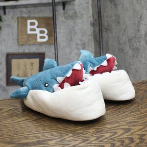 Cat & Jack Kids Boys Knox Shark Ankle Biter Slippers 86004700 Blue L (4-5)